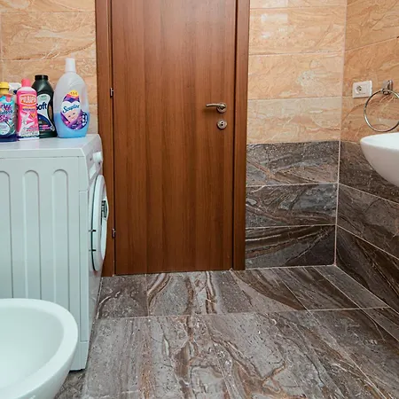 Loris 206 * Durrës